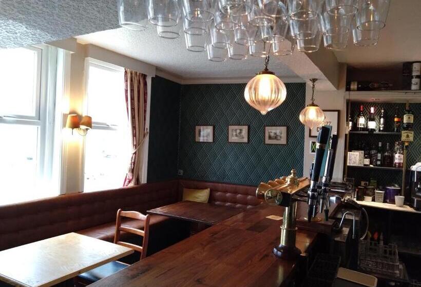 בית מלון כפרי The Hillmorton Manor