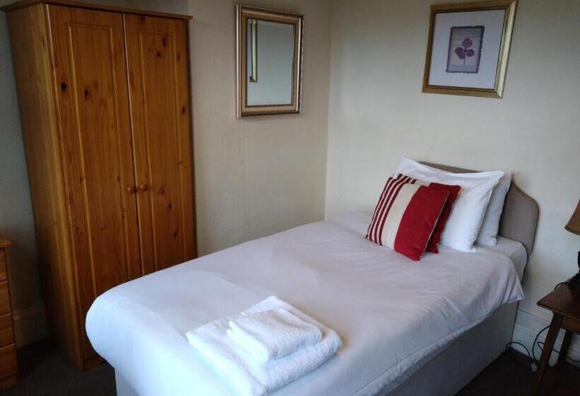 בית מלון כפרי The Hillmorton Manor