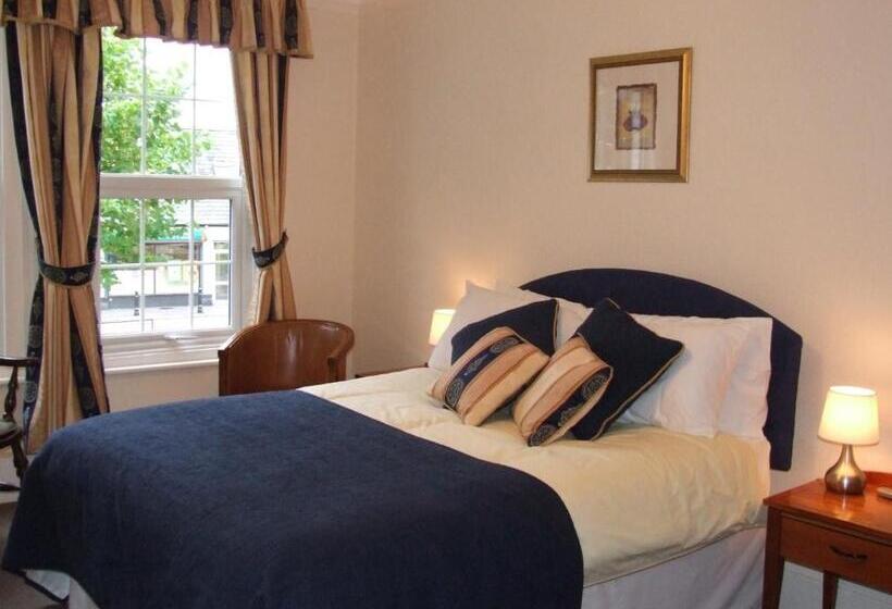 בית מלון כפרי The Hillmorton Manor