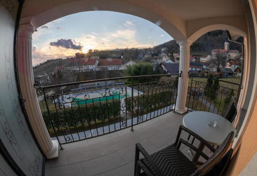 هتل Vila Silva Marija