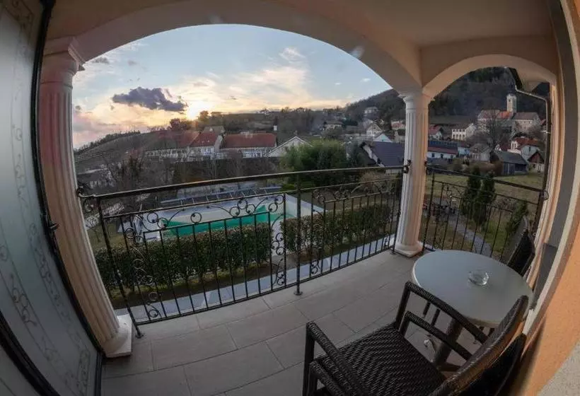 هتل Vila Silva Marija