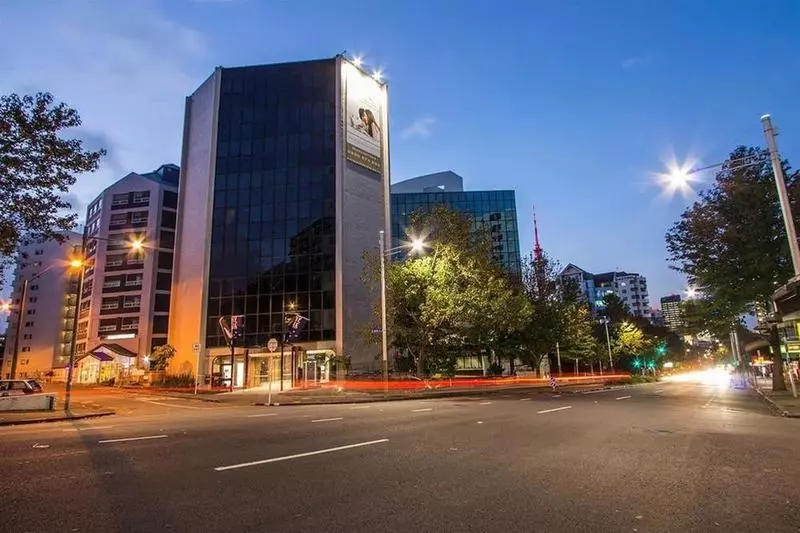 Vr Queen Street Hotel & Suites