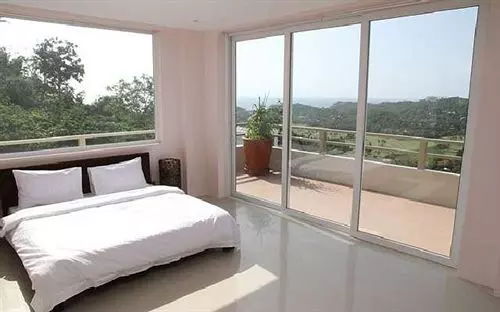 Tanawin Resort And Luxury Apartments