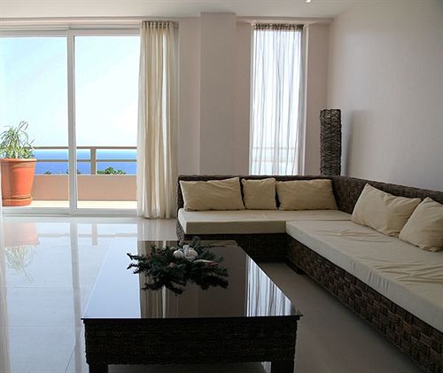 Tanawin Resort And Luxury Apartments