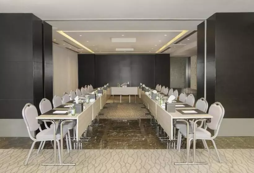 The Abdali Boulevard Hotel