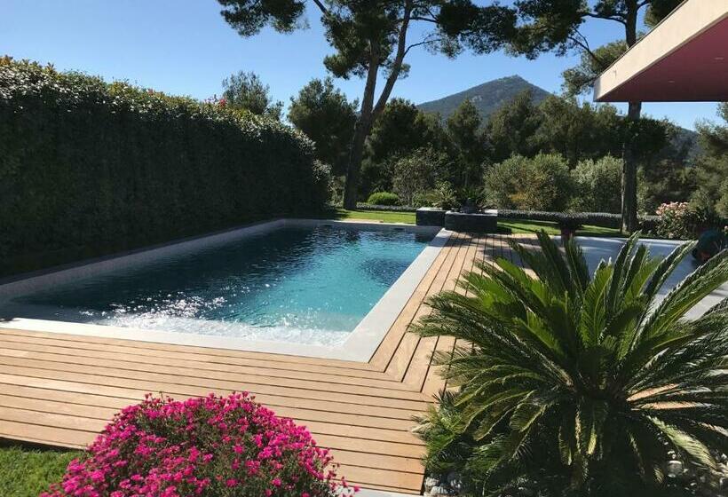 ベッドアンドブレックファースト Chambre Luxe Dans Villa De Standing Avec Piscine, Accès Discret Et Indépendant, Terrasse Arborée Et