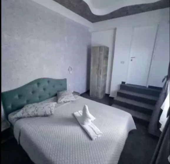 Hotel Ama World