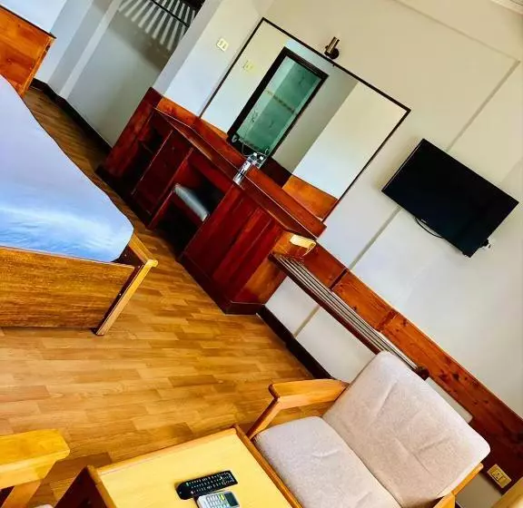 هتل Royal Village