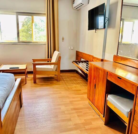 هتل Royal Village