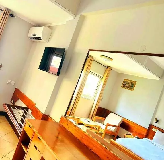 هتل Royal Village