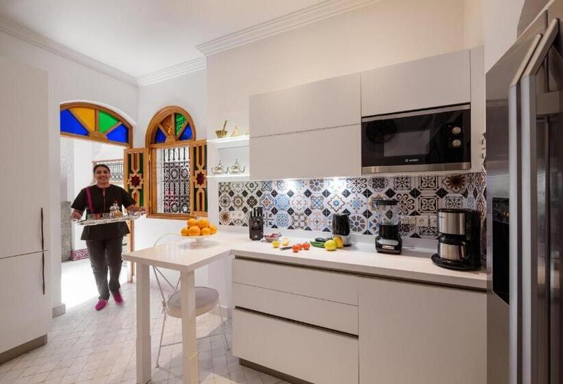 پانسیون Emma S Riad