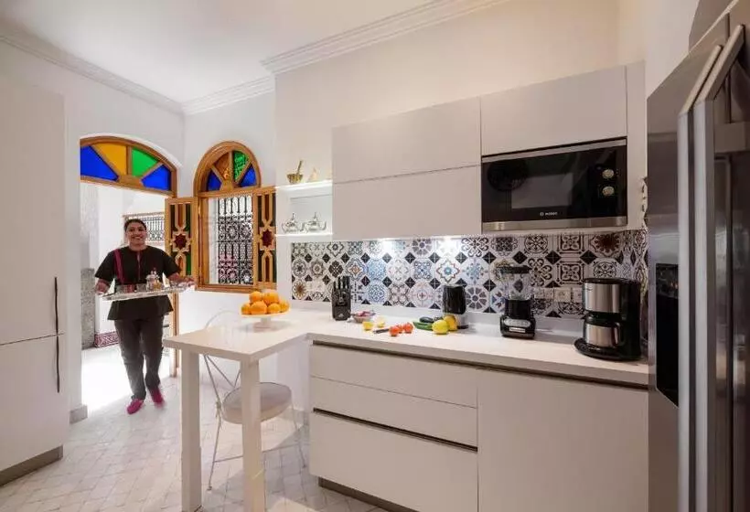 پانسیون Emma S Riad