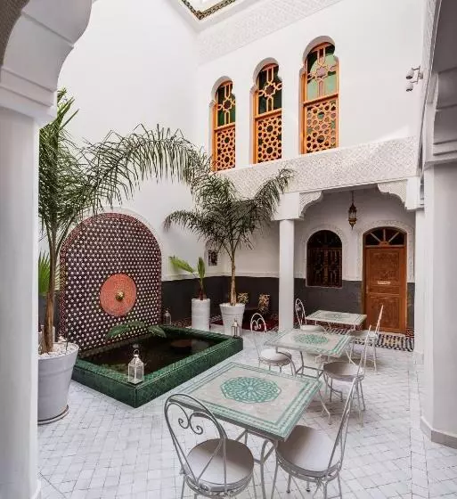 پانسیون Emma S Riad