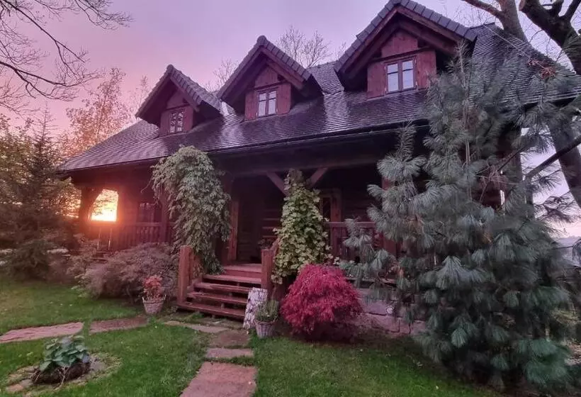 Resort Silverstone Living