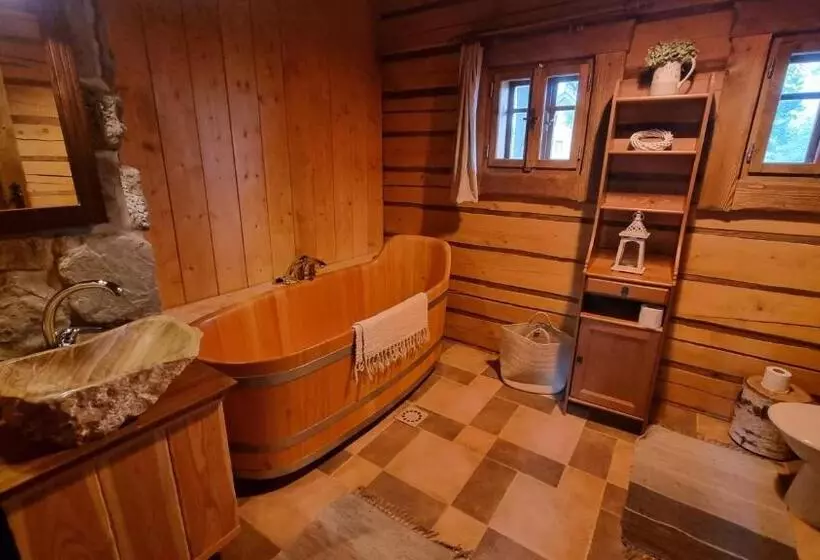 Resort Silverstone Living