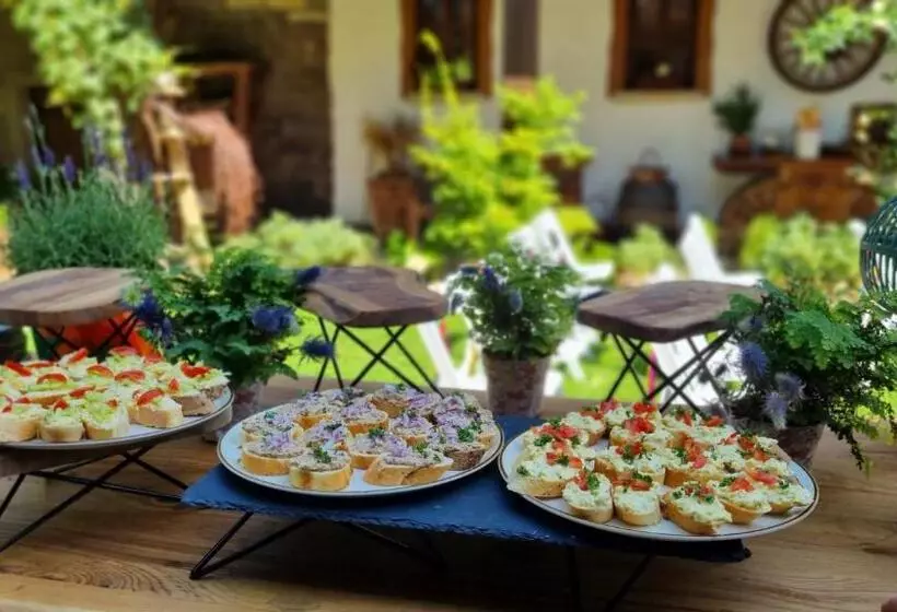 Resort Silverstone Living