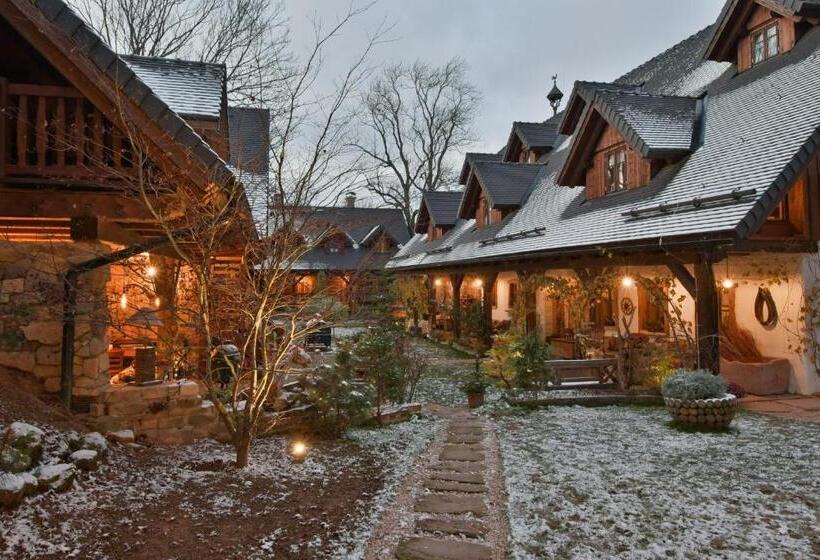 Курорт Silverstone Living