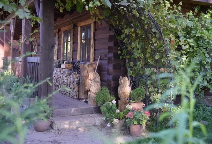 Resort Silverstone Living