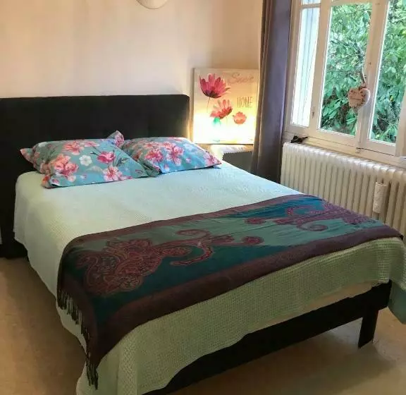 ベッドアンドブレックファースト Chambre Cosy, Calme, Dans Maison Privée à 1,5 Km Village