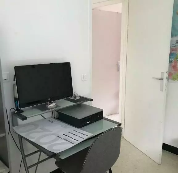 ベッドアンドブレックファースト Chambre Cosy, Calme, Dans Maison Privée à 1,5 Km Village