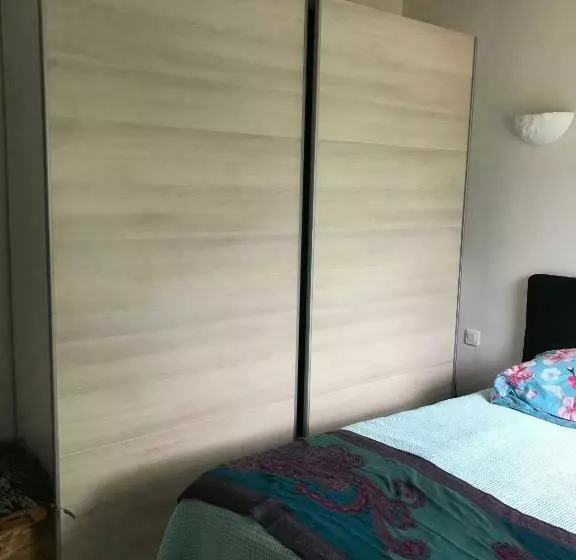 ベッドアンドブレックファースト Chambre Cosy, Calme, Dans Maison Privée à 1,5 Km Village
