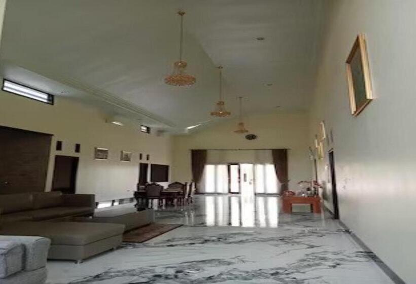 Hotel Express O 91708 Rumah Sriwijaya 12a Syariah