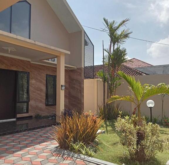 Hotel Express O 91708 Rumah Sriwijaya 12a Syariah