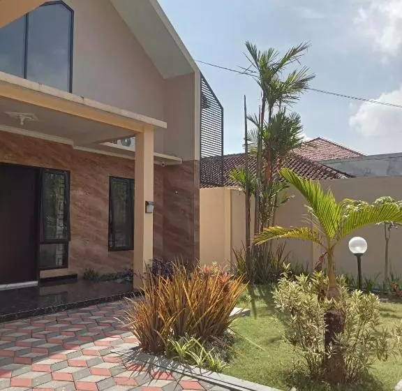 ホテル Express O 91708 Rumah Sriwijaya 12a Syariah
