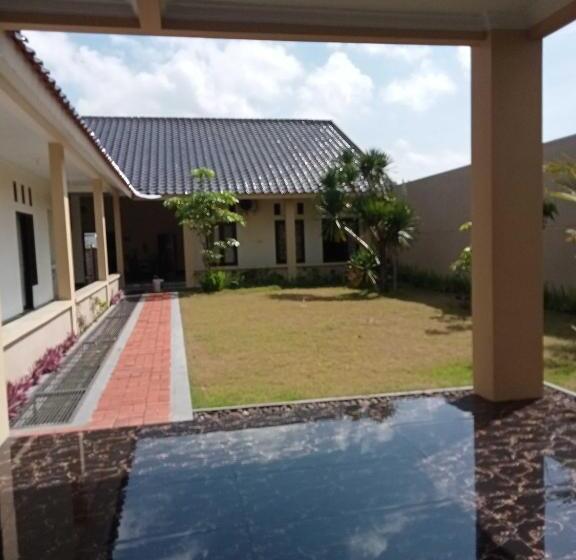 Hotel Express O 91708 Rumah Sriwijaya 12a Syariah