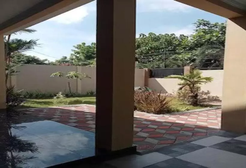 ホテル Express O 91708 Rumah Sriwijaya 12a Syariah