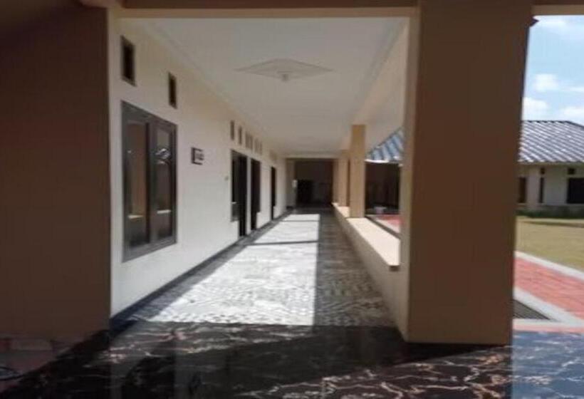 Hotel Express O 91708 Rumah Sriwijaya 12a Syariah