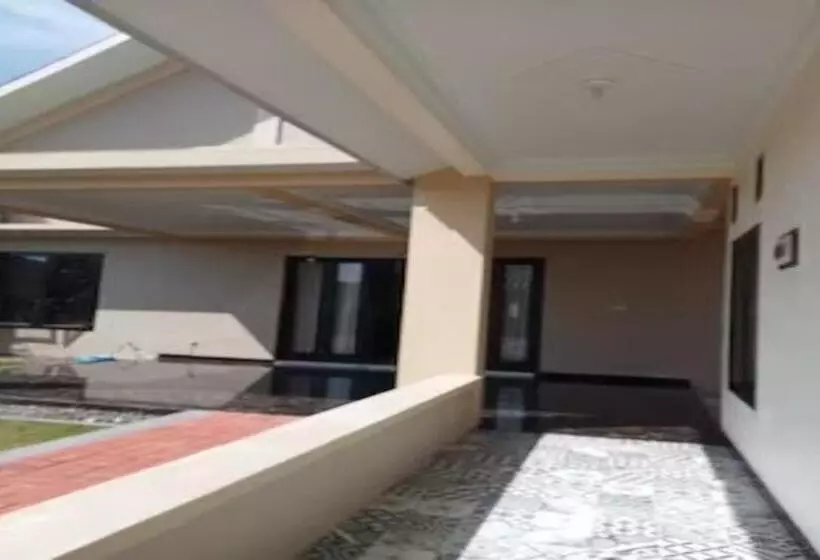 ホテル Express O 91708 Rumah Sriwijaya 12a Syariah