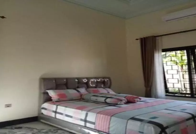 ホテル Express O 91708 Rumah Sriwijaya 12a Syariah