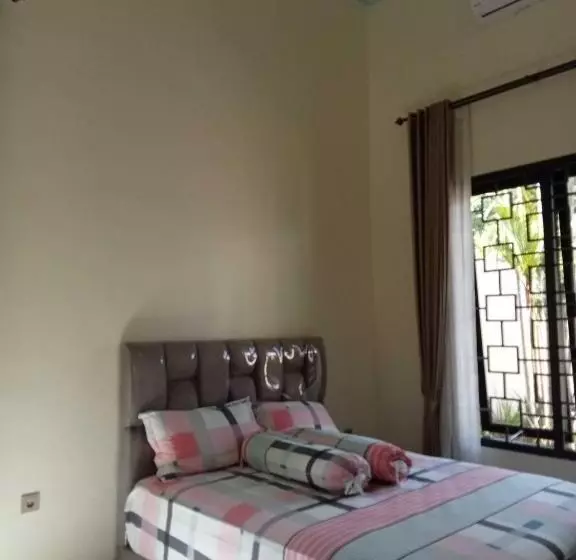 ホテル Express O 91708 Rumah Sriwijaya 12a Syariah