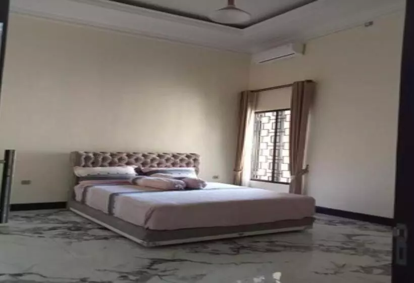 ホテル Express O 91708 Rumah Sriwijaya 12a Syariah