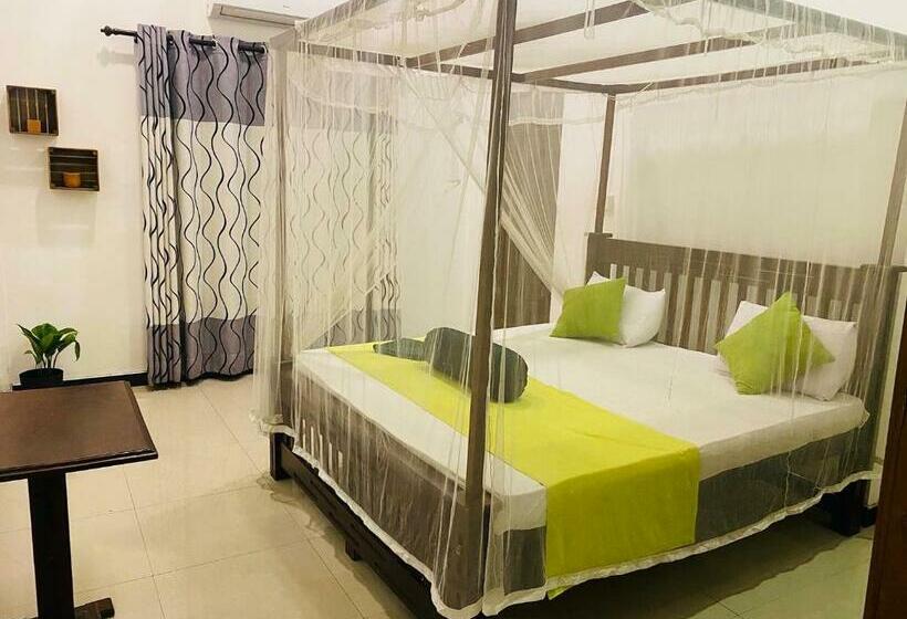 בית מלון כפרי Osii Boutique Villa Unawatuna