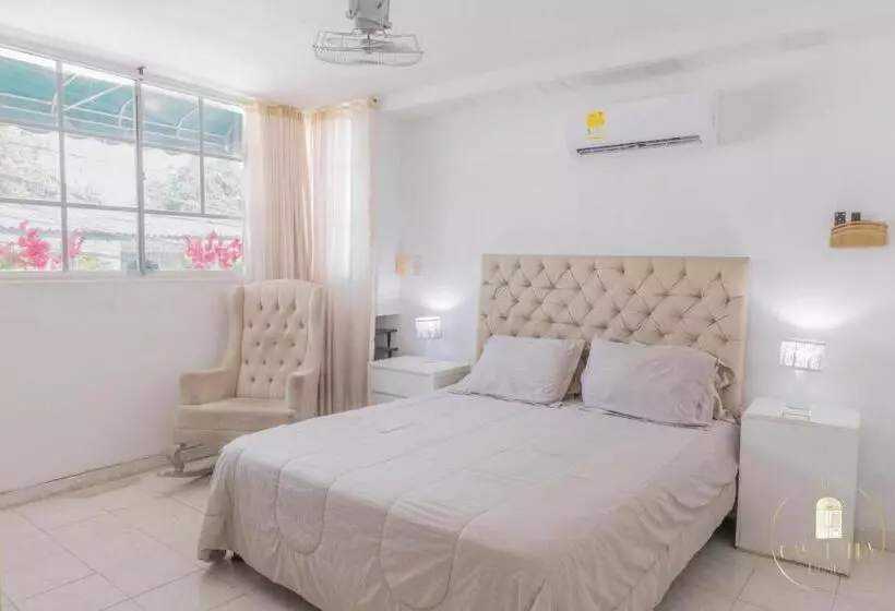 پانسیون Hostal Casa Dandy