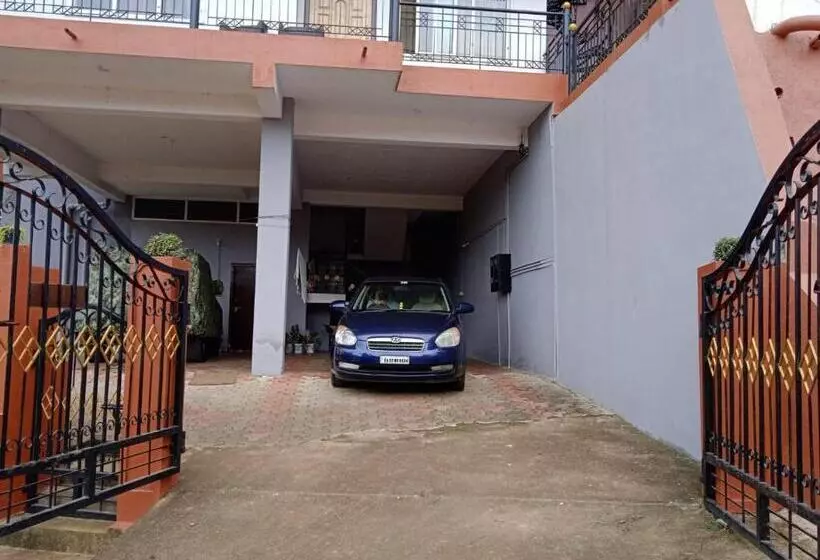 پانسیون Templevue Couplestay In Coorg Hill View Netflix Walkable To Convenience Store And Restaurants
