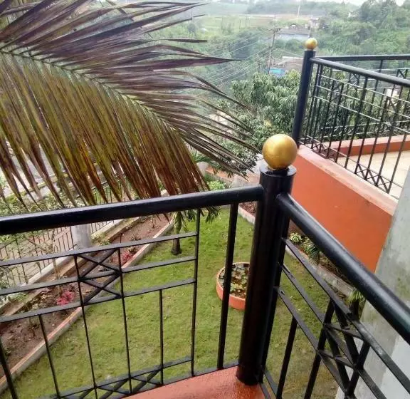 پانسیون Templevue Couplestay In Coorg Hill View Netflix Walkable To Convenience Store And Restaurants