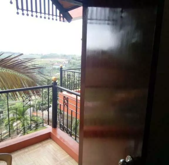 پانسیون Templevue Couplestay In Coorg Hill View Netflix Walkable To Convenience Store And Restaurants
