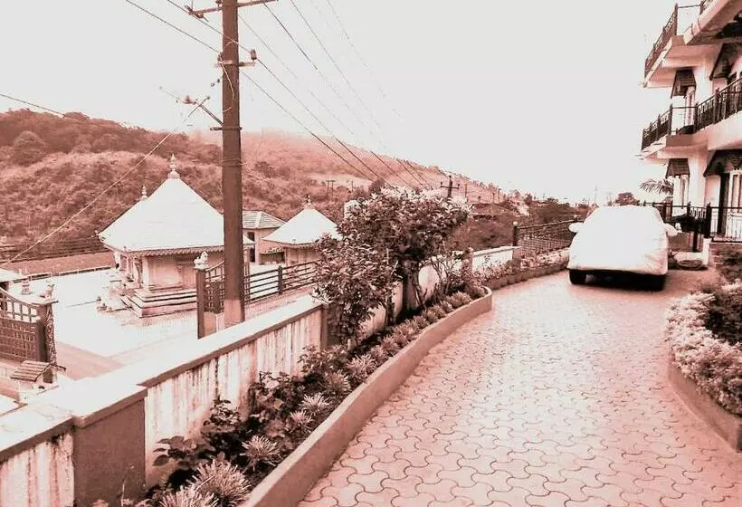 پانسیون Templevue Couplestay In Coorg Hill View Netflix Walkable To Convenience Store And Restaurants