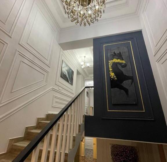 Bed and Breakfast Plus 1