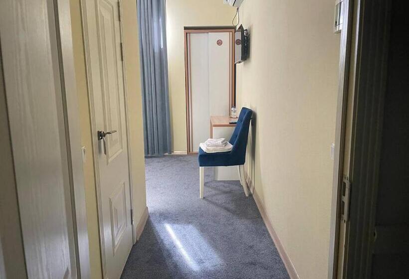 Bed and Breakfast Plus 1