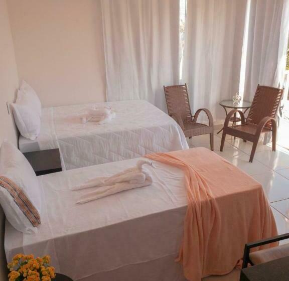 פנסיון Flats Lírio & Mar