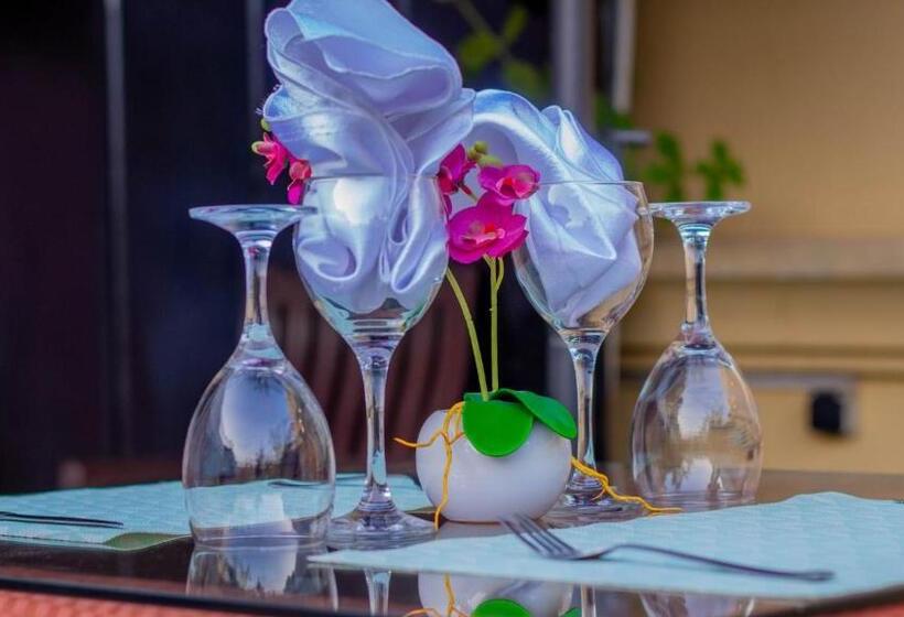 پانسیون L Address