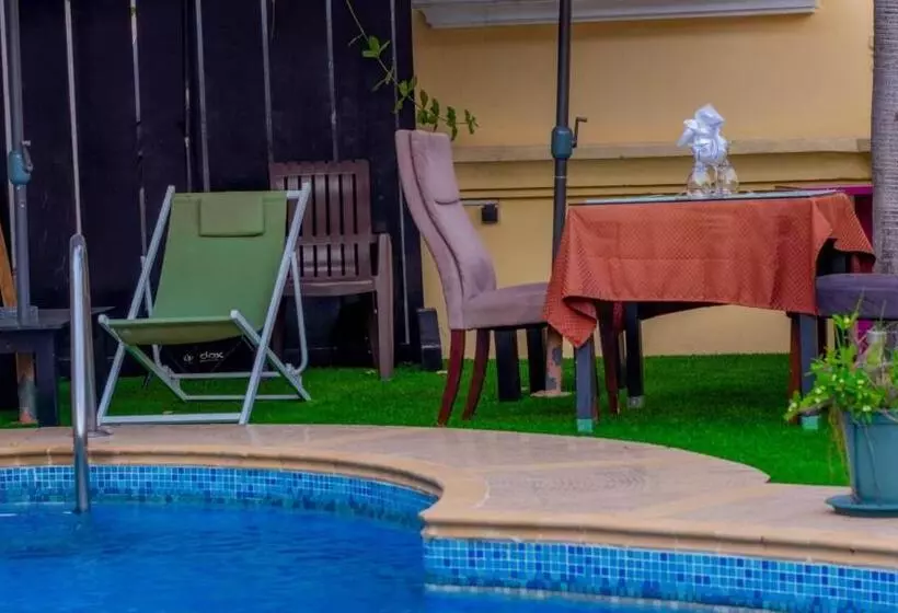 Pension  L Address