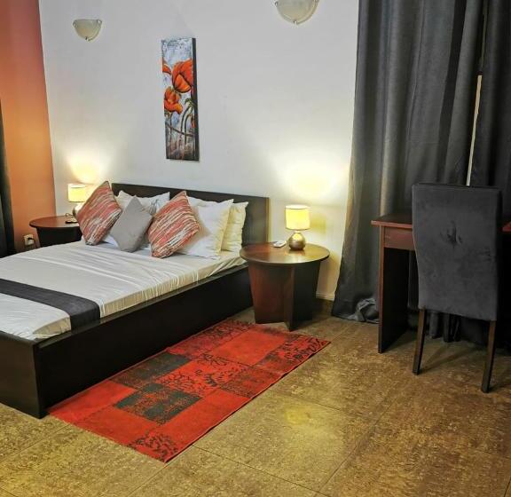 پانسیون L Address