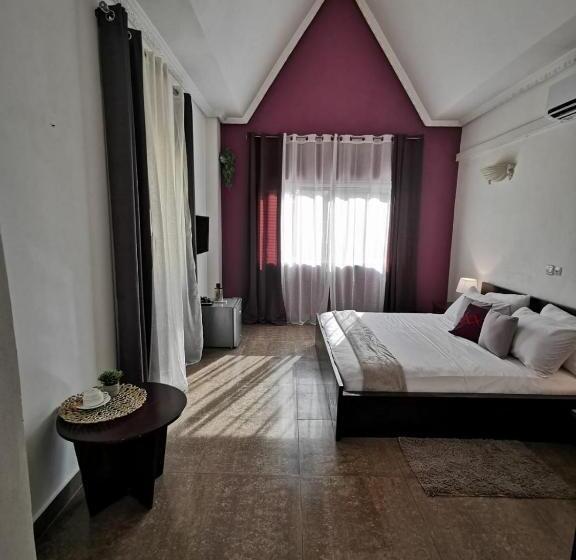 پانسیون L Address