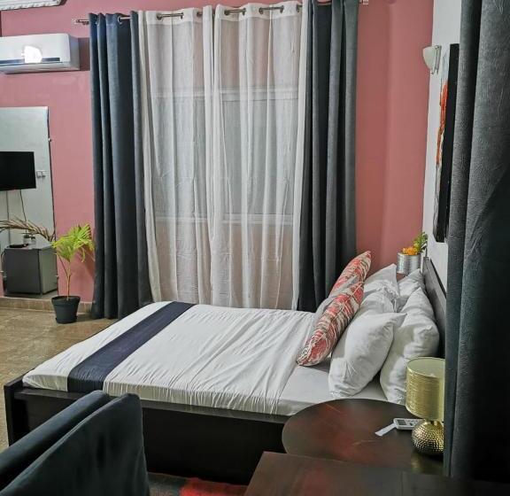 پانسیون L Address