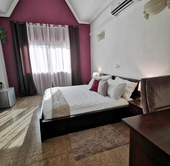 پانسیون L Address